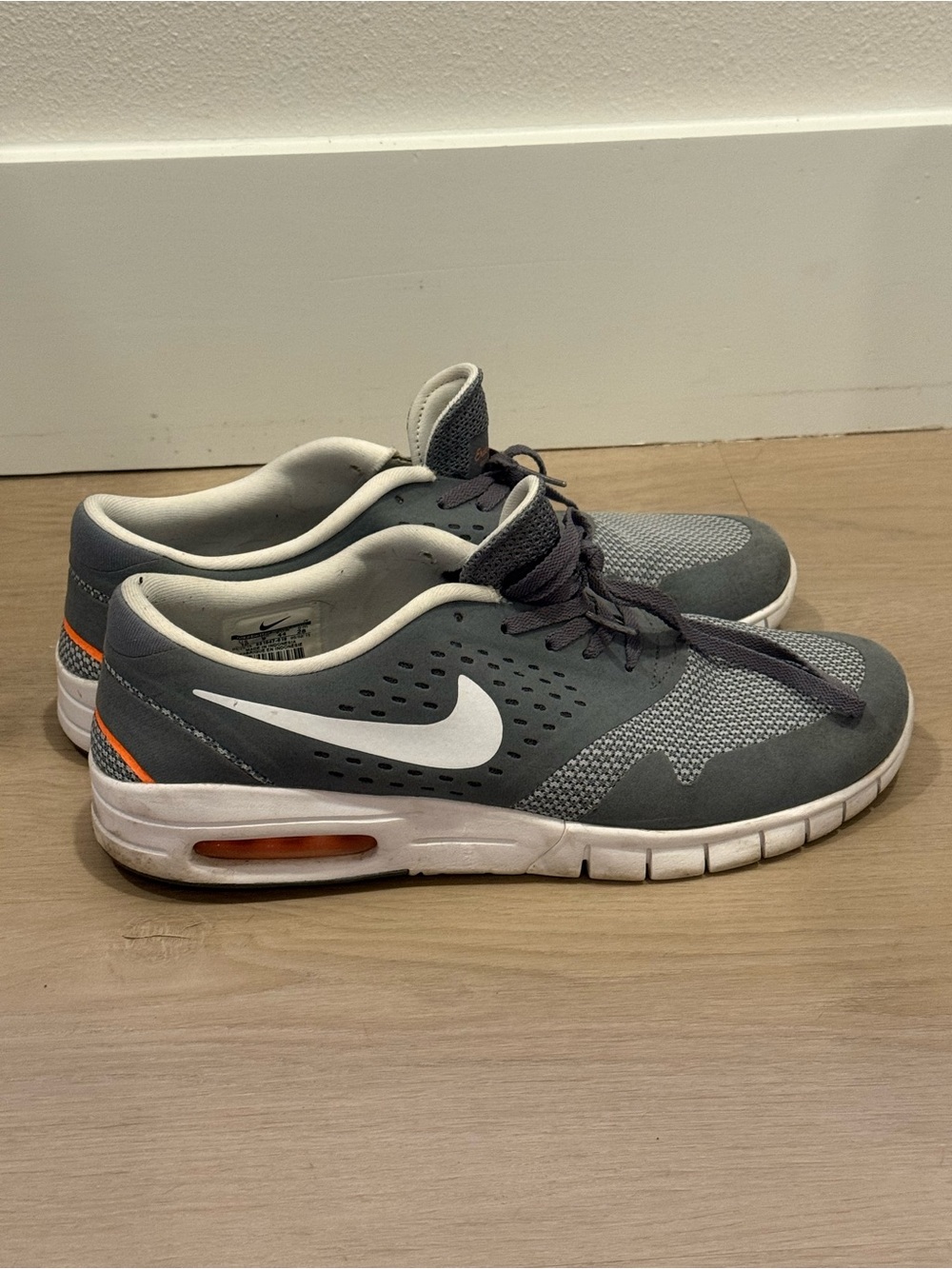 Nike Men’s Gray & Orange Low-Top Athletic Sneakers